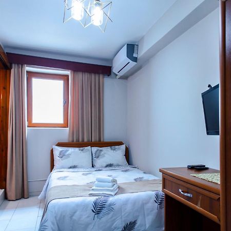 Homelike Guest House كيرينيا المظهر الخارجي الصورة