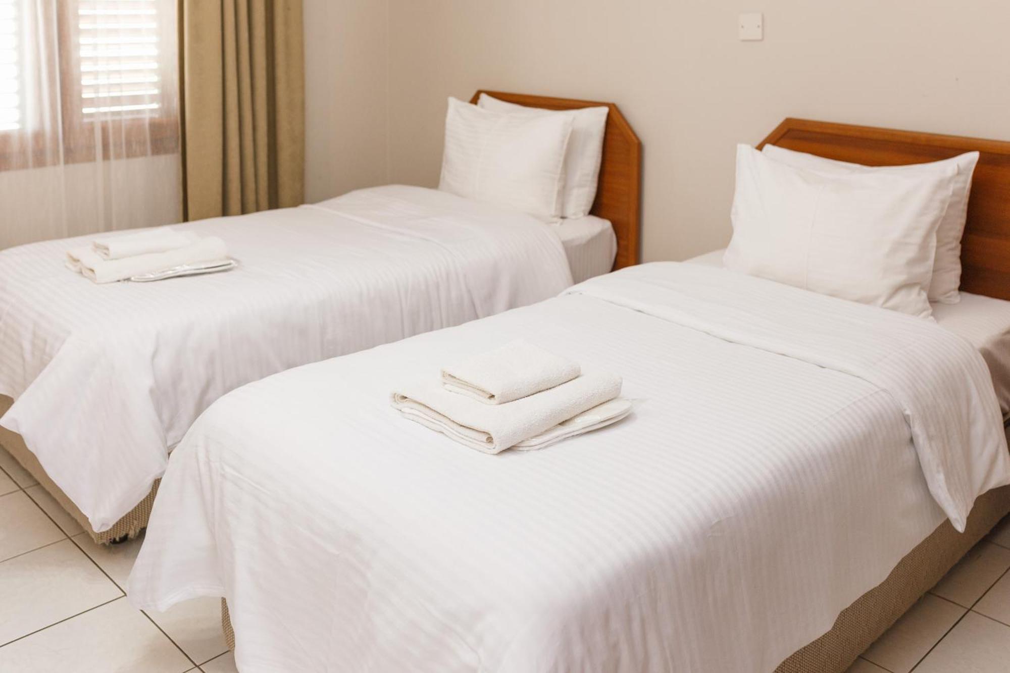 Homelike Guest House كيرينيا المظهر الخارجي الصورة