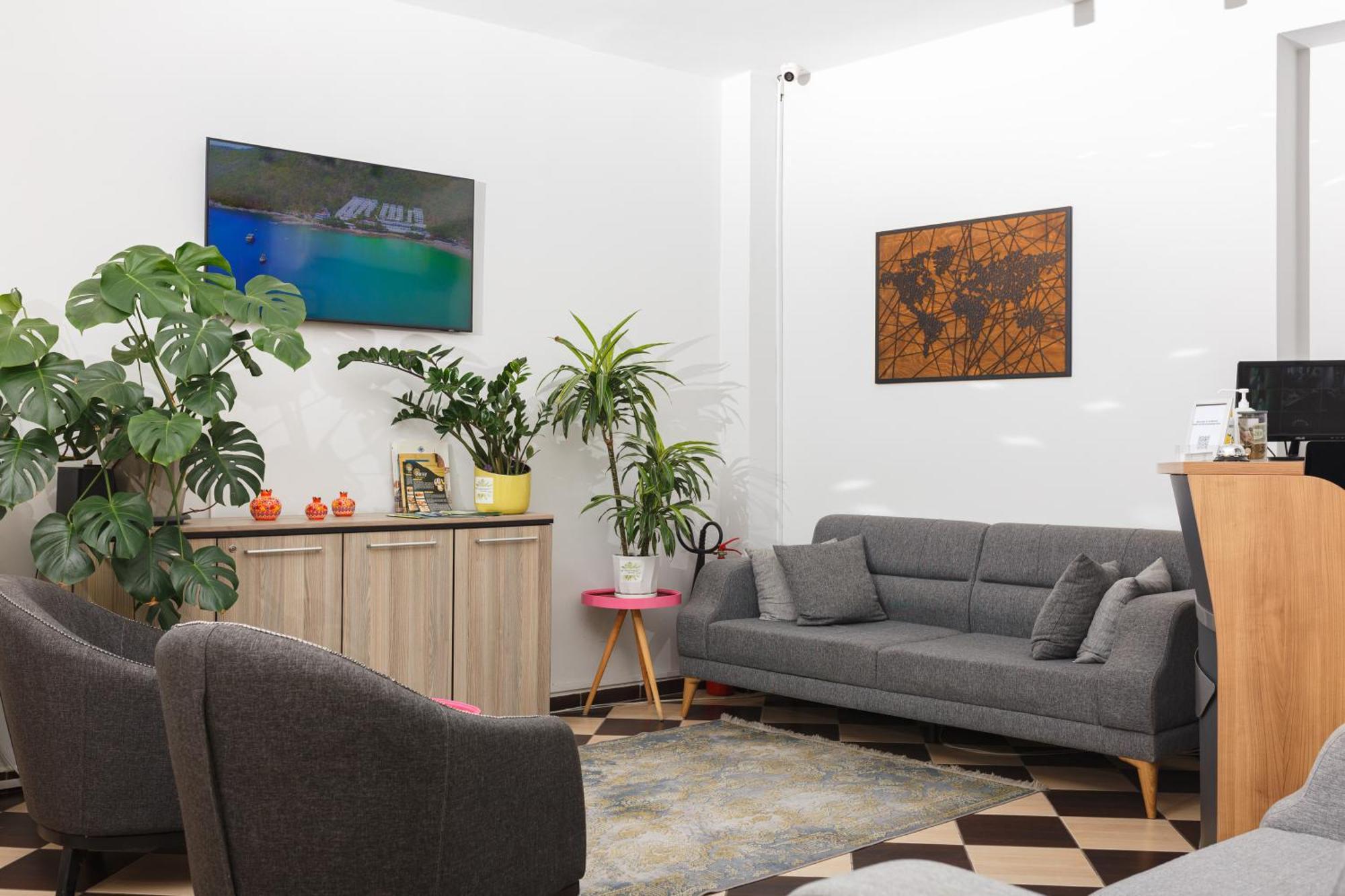 Homelike Guest House كيرينيا المظهر الخارجي الصورة