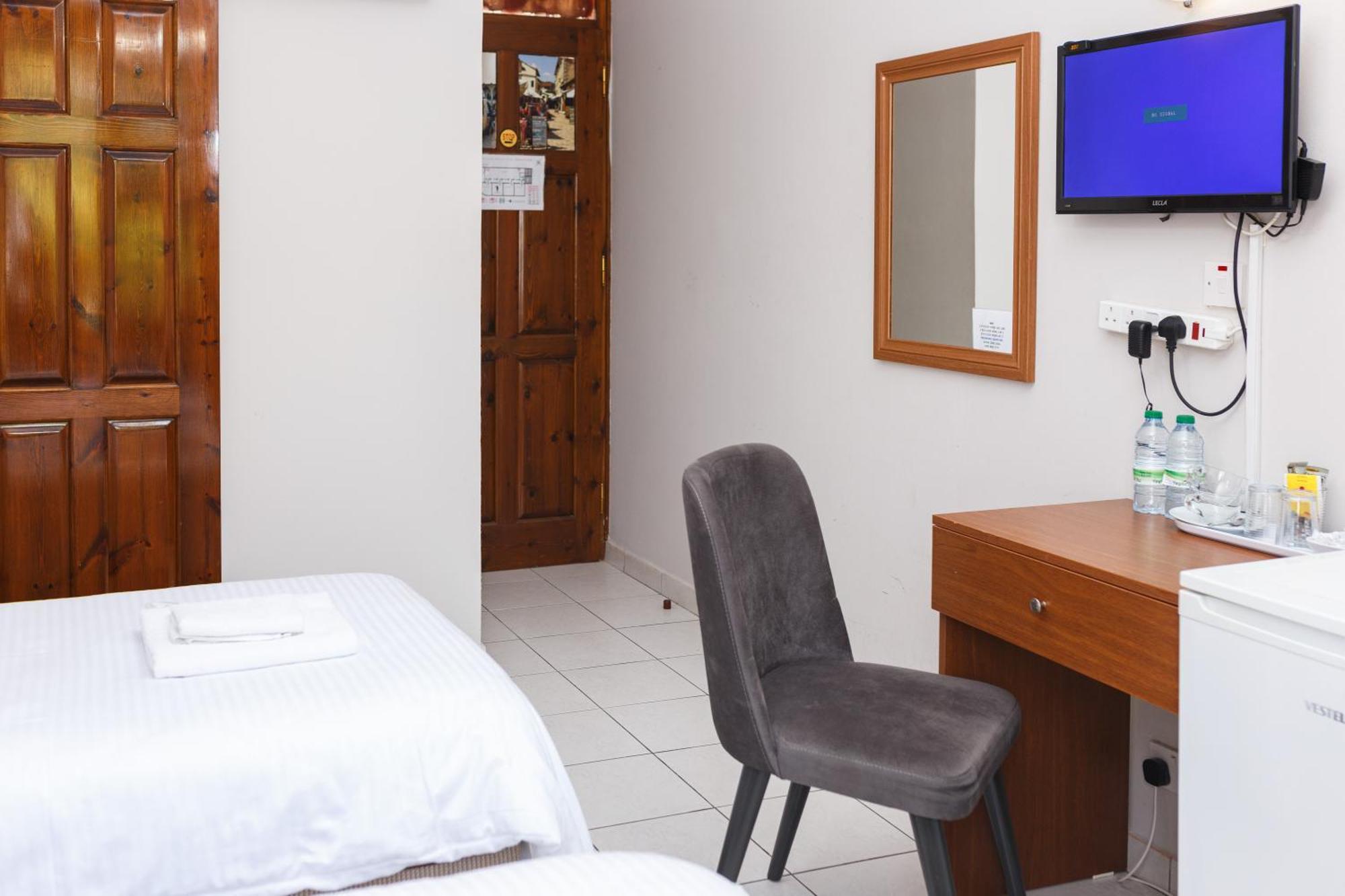 Homelike Guest House كيرينيا المظهر الخارجي الصورة
