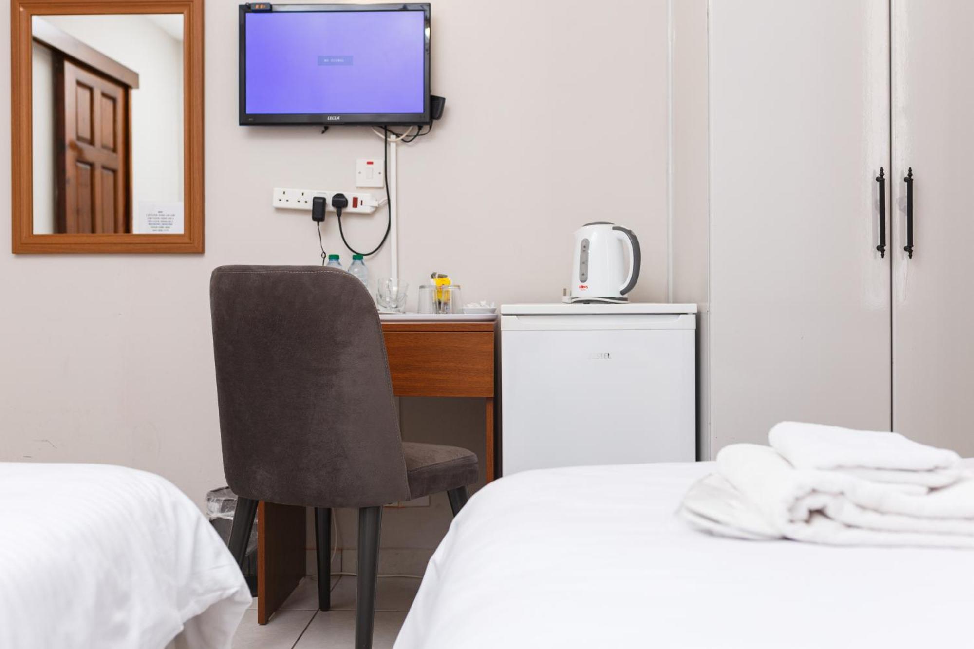 Homelike Guest House كيرينيا المظهر الخارجي الصورة