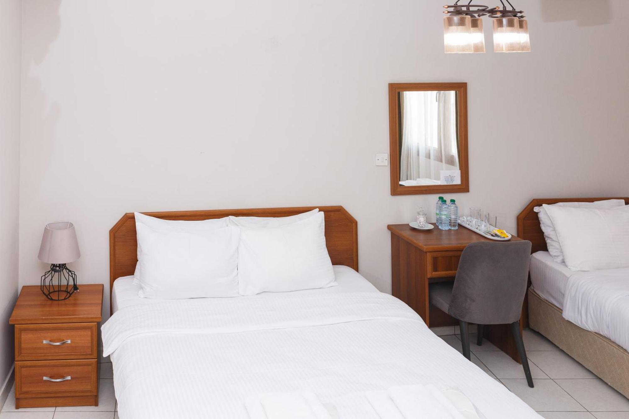 Homelike Guest House كيرينيا المظهر الخارجي الصورة