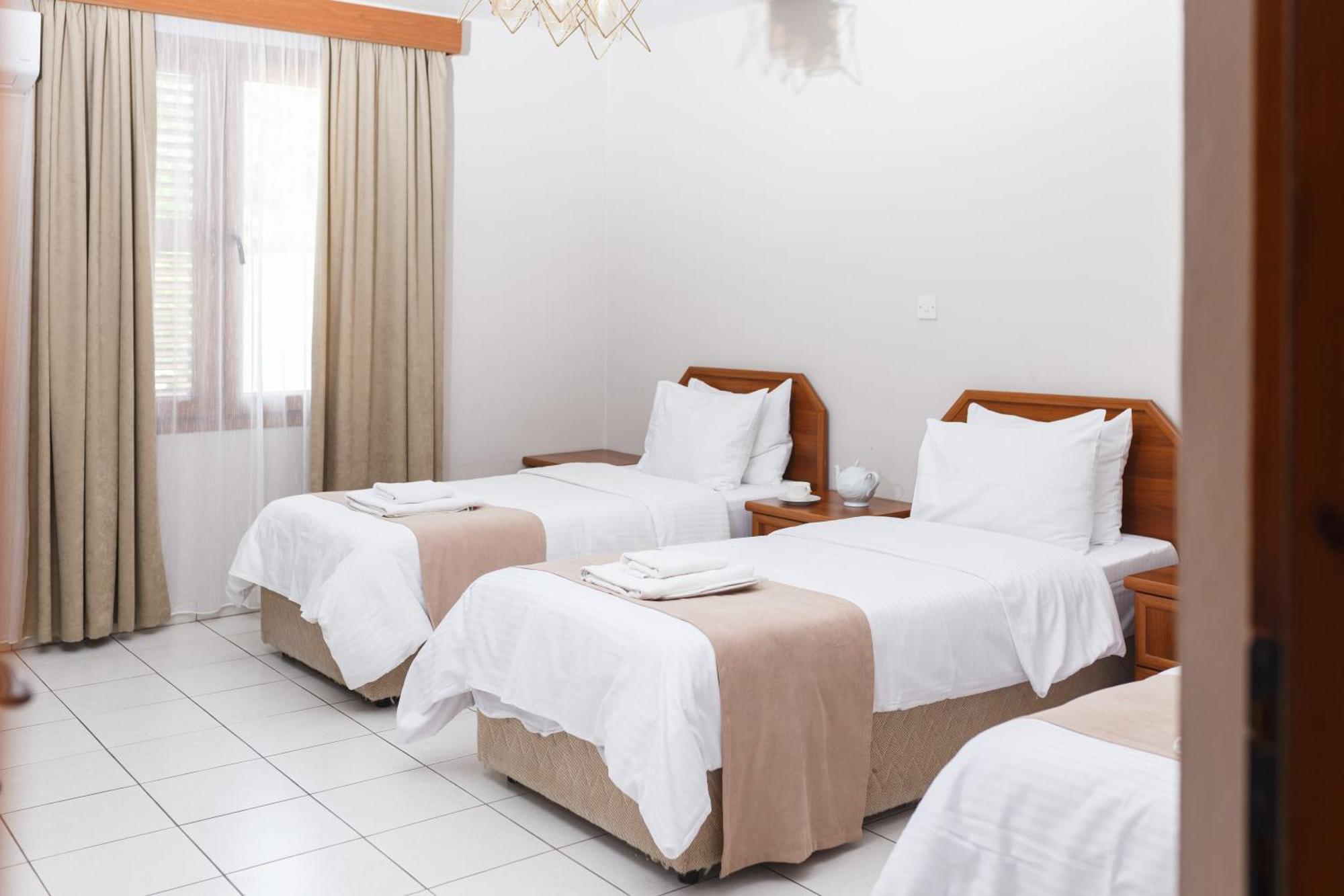 Homelike Guest House كيرينيا المظهر الخارجي الصورة
