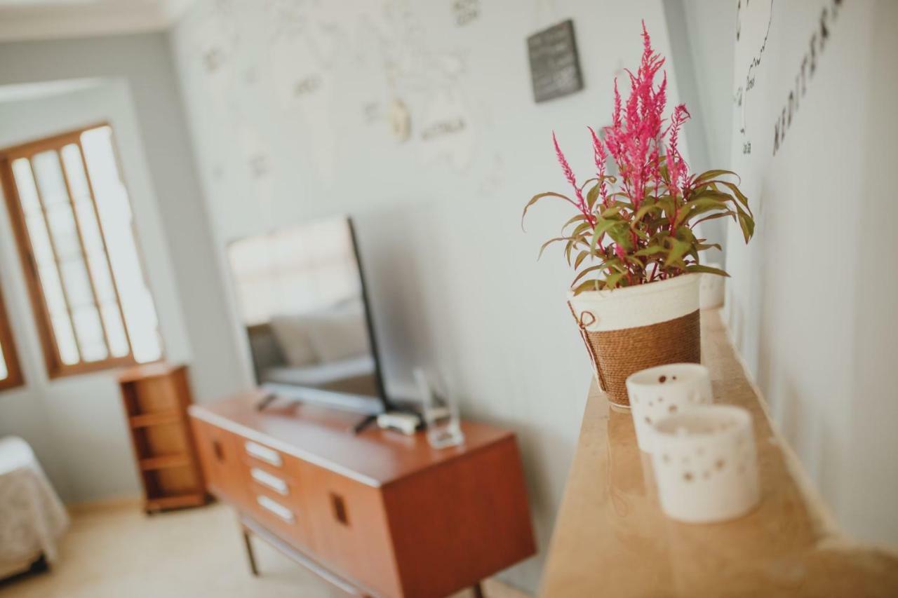 Homelike Guest House كيرينيا المظهر الخارجي الصورة