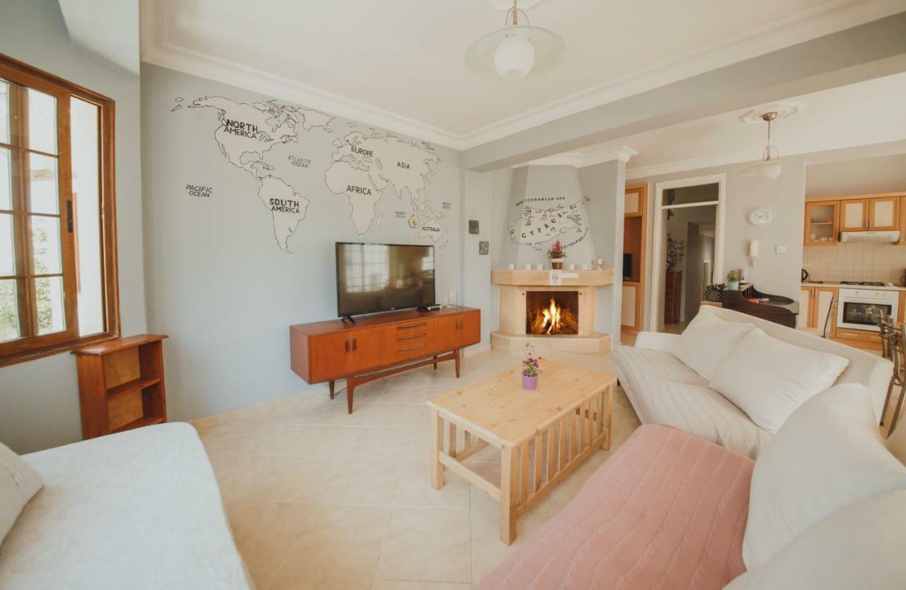 Homelike Guest House كيرينيا المظهر الخارجي الصورة