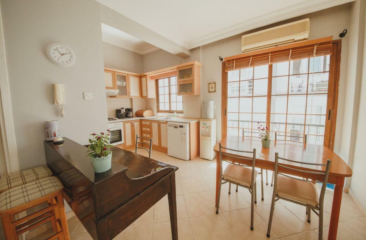 Homelike Guest House كيرينيا المظهر الخارجي الصورة